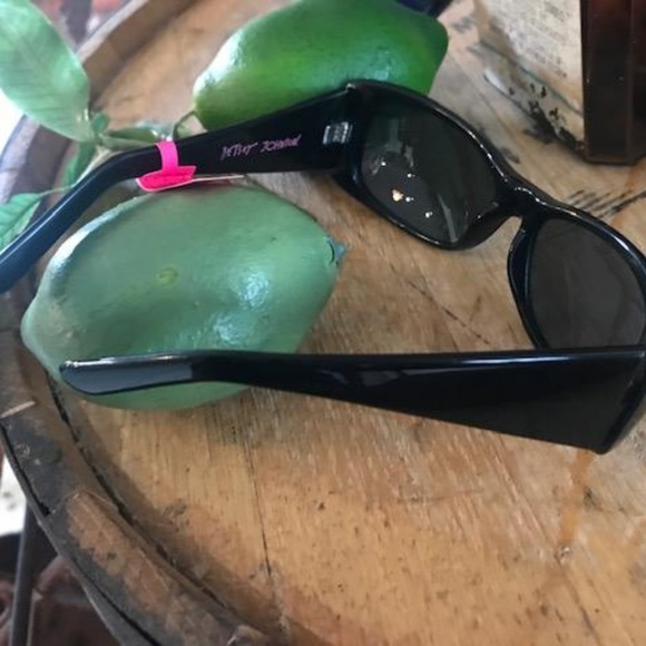 BETSEY JOHNSON Raven Rhinestone UV Sunglasses 23